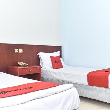 Reddoorz Near Kampung Warna Warni Hotell Malang Exteriör bild