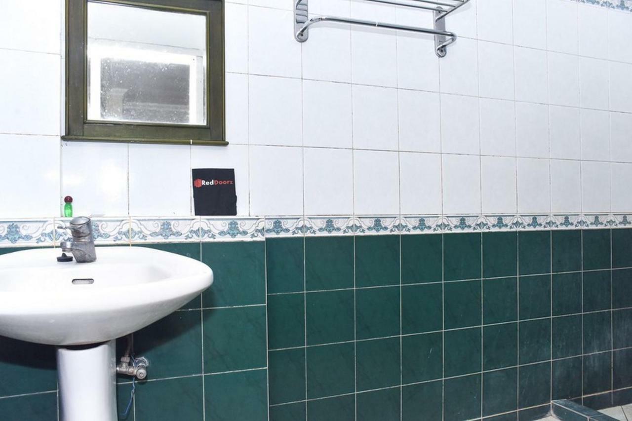 Reddoorz Near Kampung Warna Warni Hotell Malang Exteriör bild