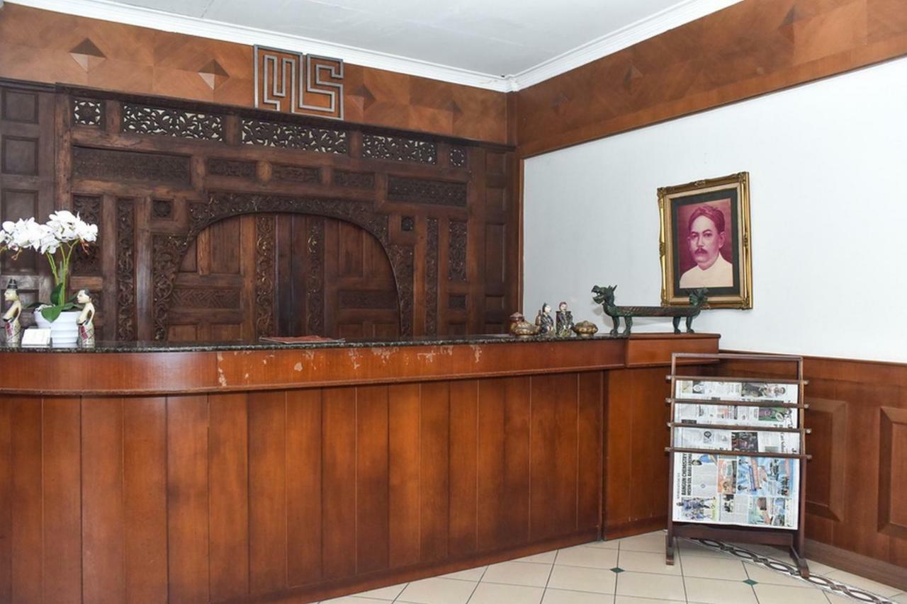 Reddoorz Near Kampung Warna Warni Hotell Malang Exteriör bild