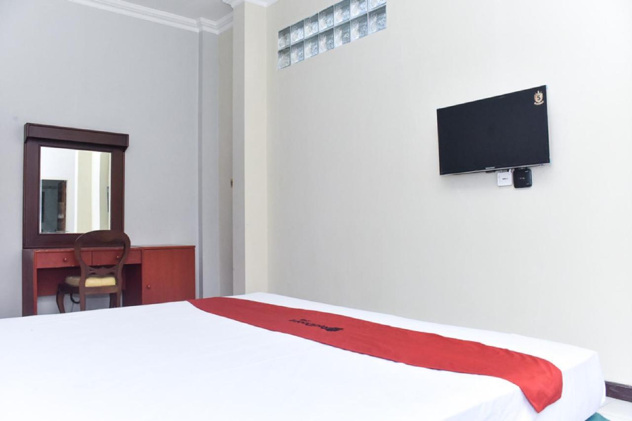 Reddoorz Near Kampung Warna Warni Hotell Malang Exteriör bild