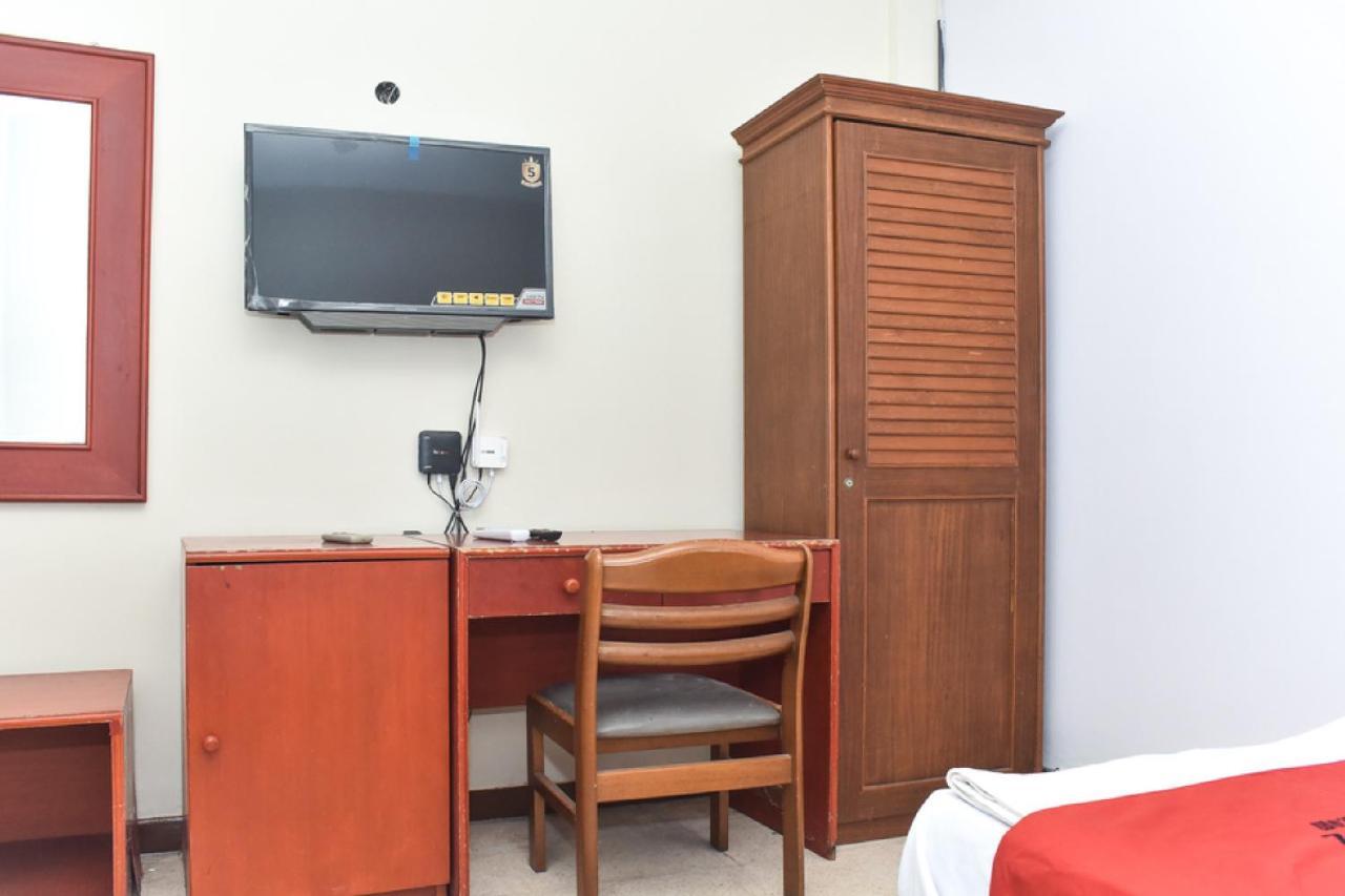 Reddoorz Near Kampung Warna Warni Hotell Malang Exteriör bild